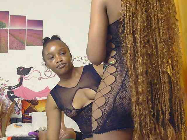 SaucyAngels webcam