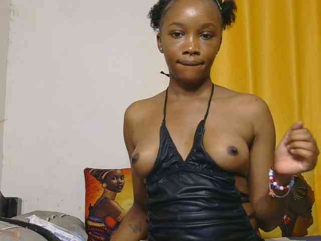 SaucyAngels webcam