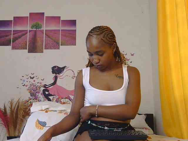 SaucyAngels webcam