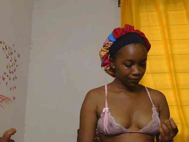 SaucyAngels webcam