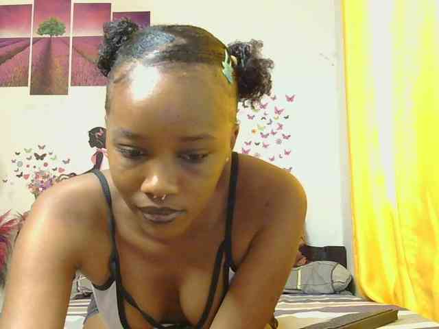 SaucyAngels webcam