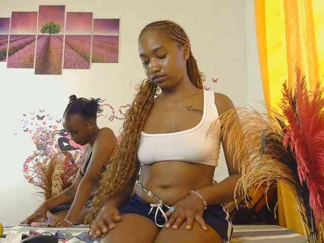 SaucyAngels webcam