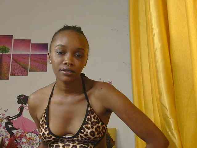 SaucyAngels webcam