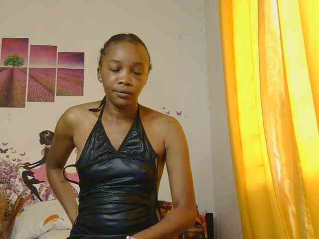 SaucyAngels webcam