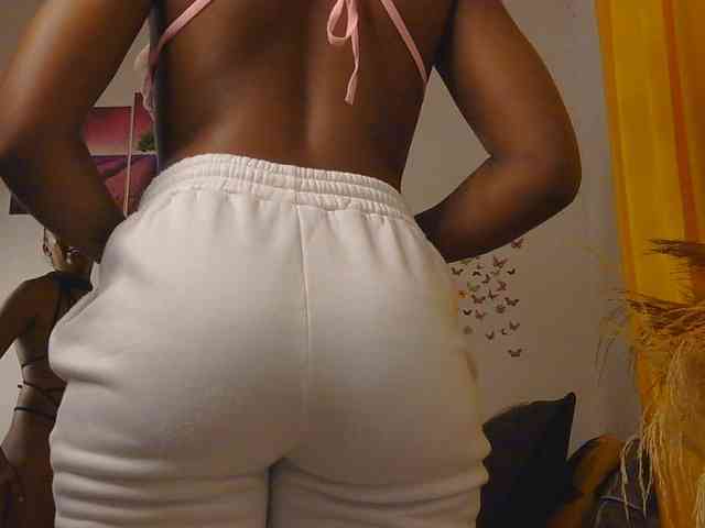 SaucyAngels webcam