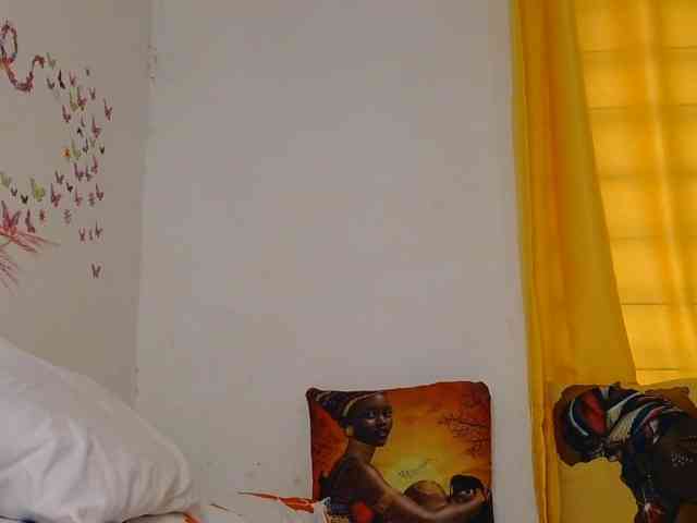 SaucyAngels webcam