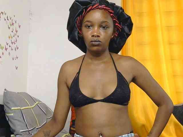 SaucyAngels webcam