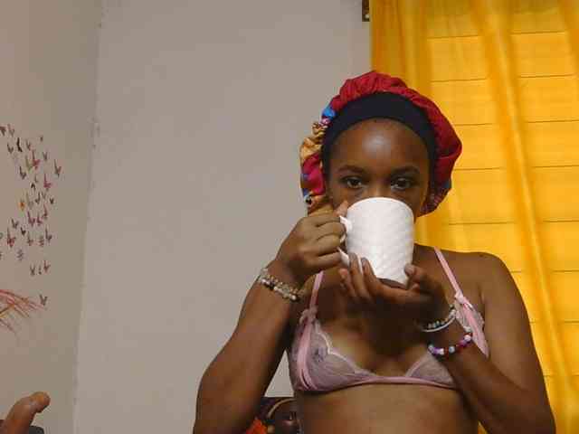 SaucyAngels webcam