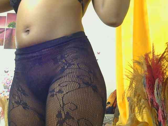 SaucyAngels webcam