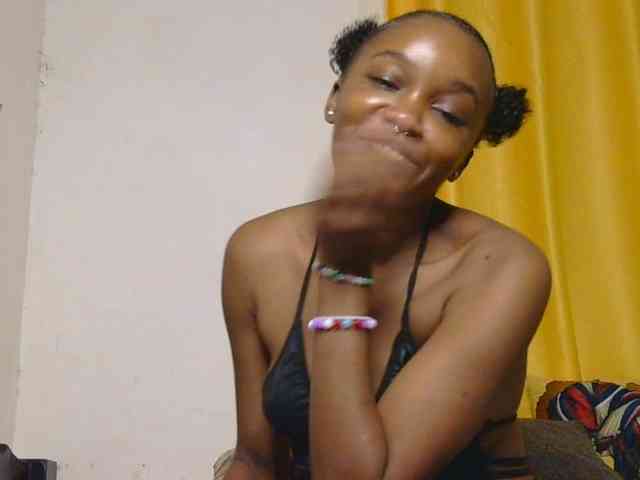 SaucyAngels webcam