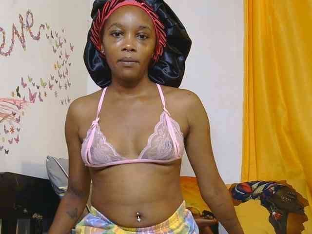 SaucyAngels webcam