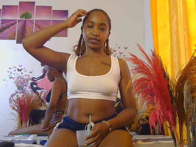 SaucyAngels webcam