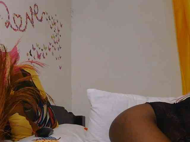 SaucyAngels webcam