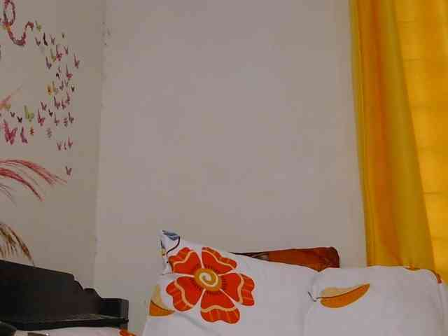 SaucyAngels webcam