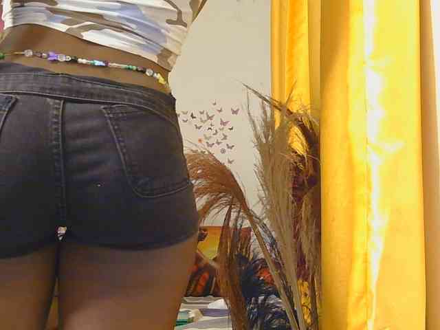 SaucyAngels webcam
