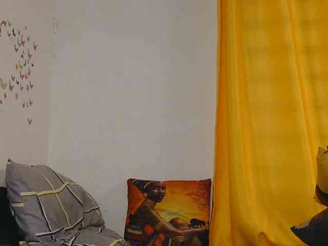 SaucyAngels webcam