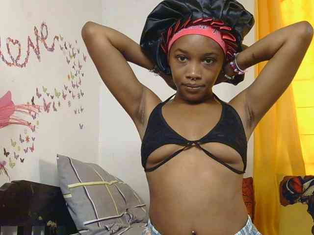 SaucyAngels webcam