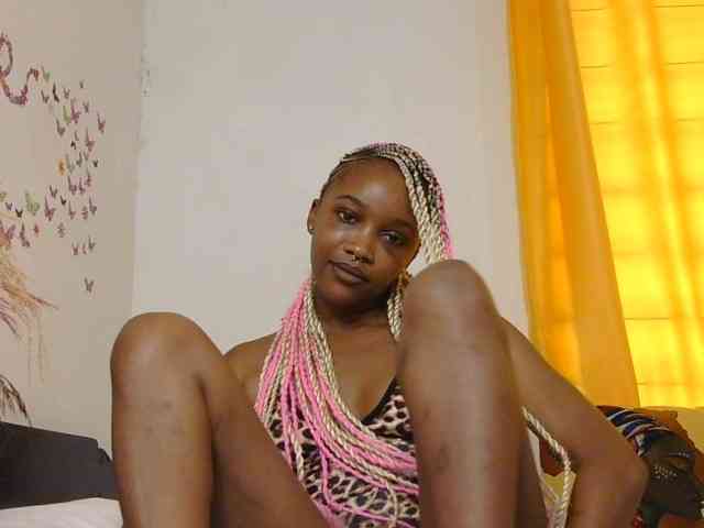 SaucyAngels webcam