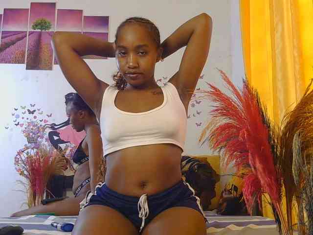 SaucyAngels webcam