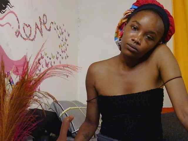 SaucyAngels webcam