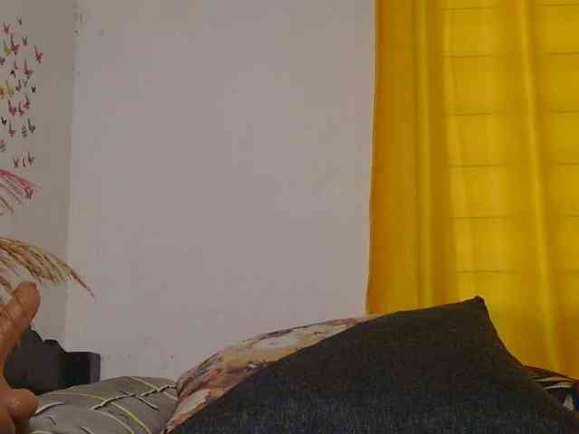 SaucyAngels webcam