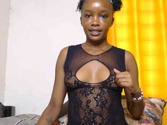 SaucyAngels webcam