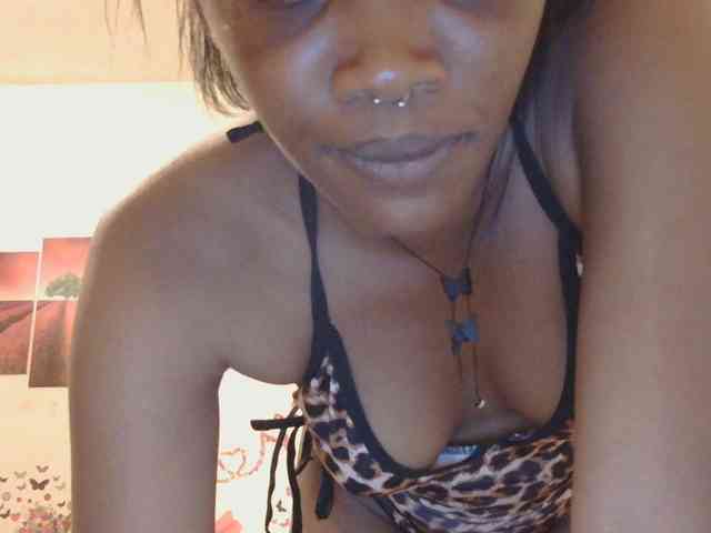 SaucyAngels webcam