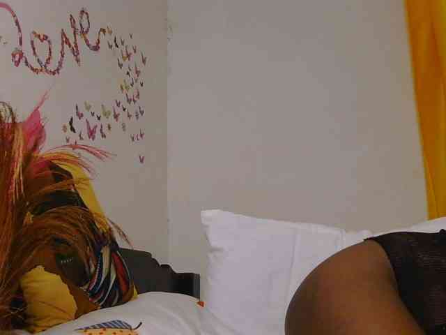 SaucyAngels webcam