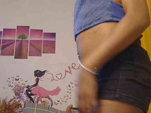 SaucyAngels webcam