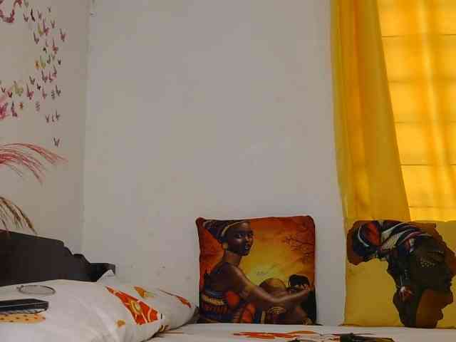 SaucyAngels webcam