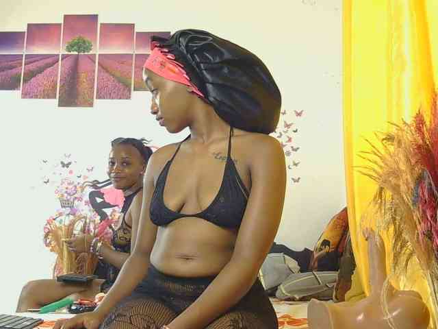 SaucyAngels webcam