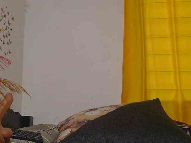 SaucyAngels webcam