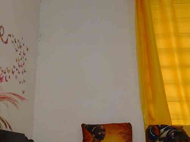 SaucyAngels webcam