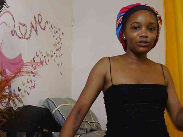 SaucyAngels webcam