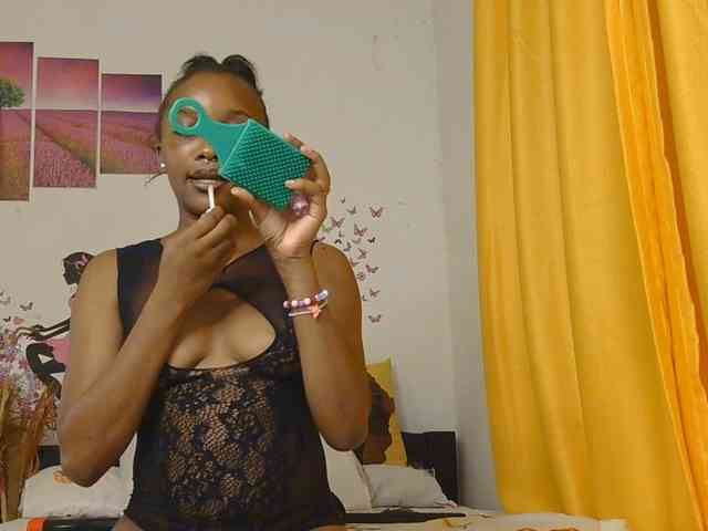 SaucyAngels webcam