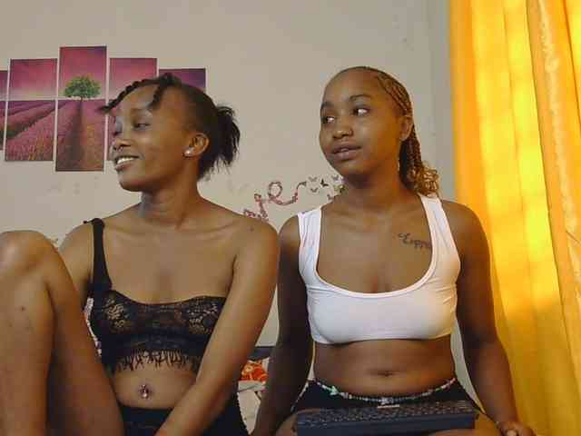 SaucyAngels webcam