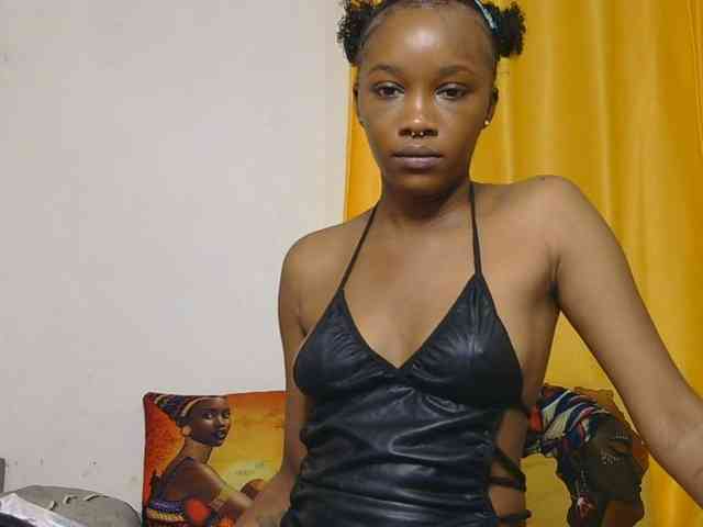 SaucyAngels webcam