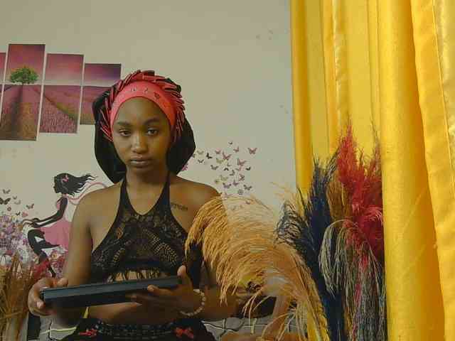 SaucyAngels webcam