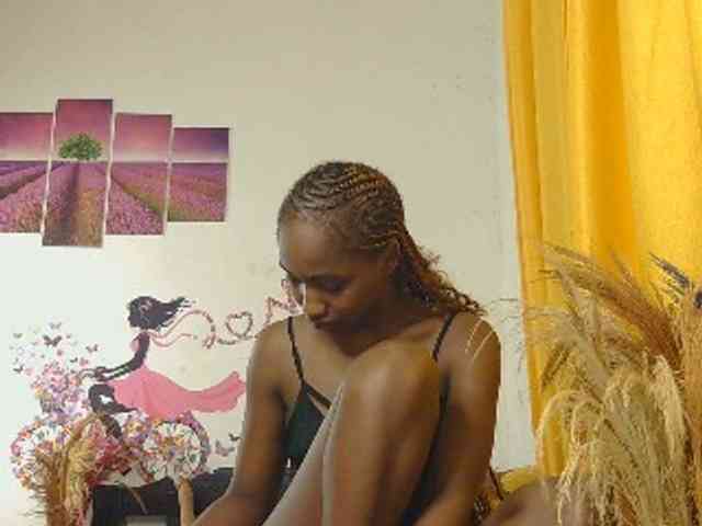 SaucyAngels webcam