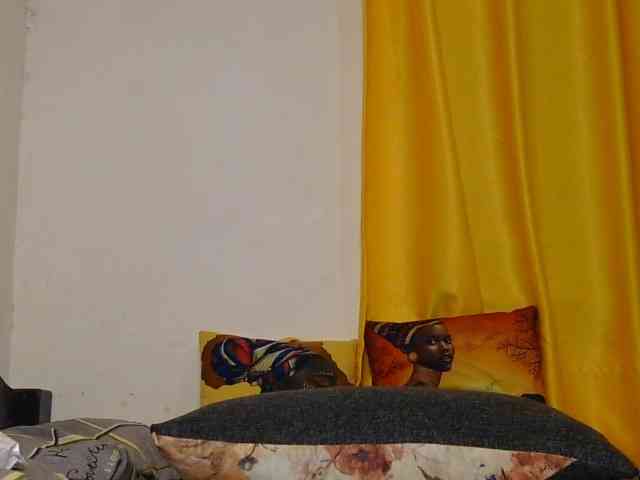 SaucyAngels webcam