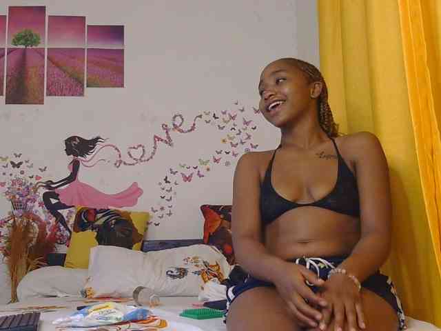 SaucyAngels webcam