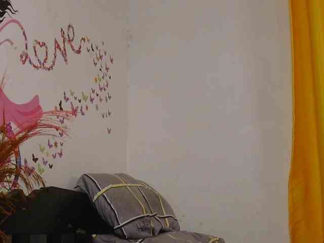 SaucyAngels webcam