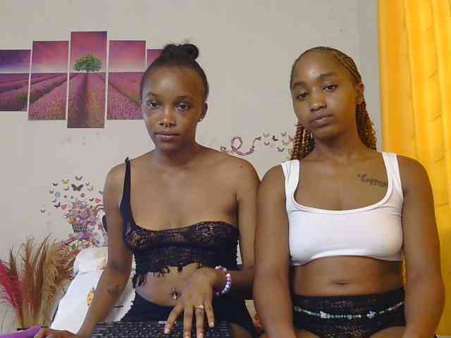SaucyAngels webcam