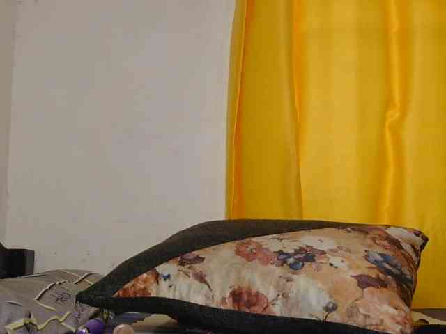 SaucyAngels webcam