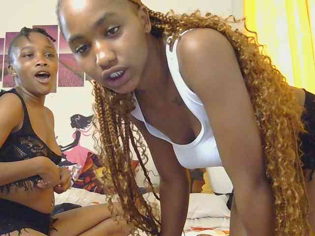 SaucyAngels webcam