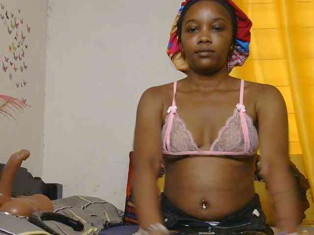 SaucyAngels webcam