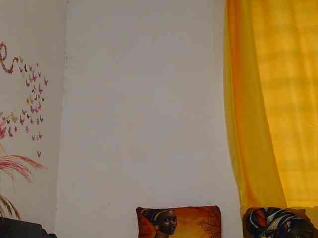 SaucyAngels webcam