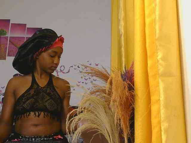 SaucyAngels webcam