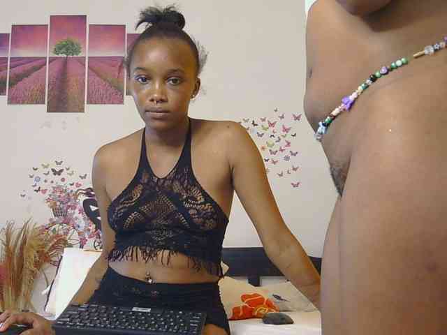 SaucyAngels webcam