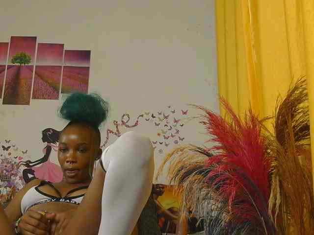 SaucyAngels webcam